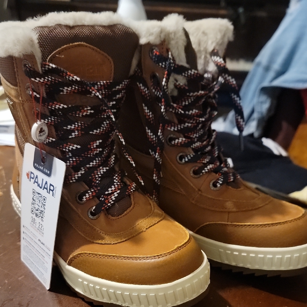 Pajar Tan Boots with Fur Trim. NWT Never Worn. Good Quality Winter Boots